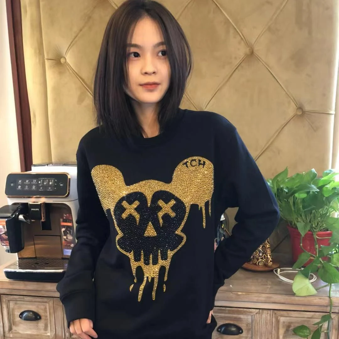 重庆--TECHNO CHILLOUT HOUSE字母烫钻卫衣T21111C6052