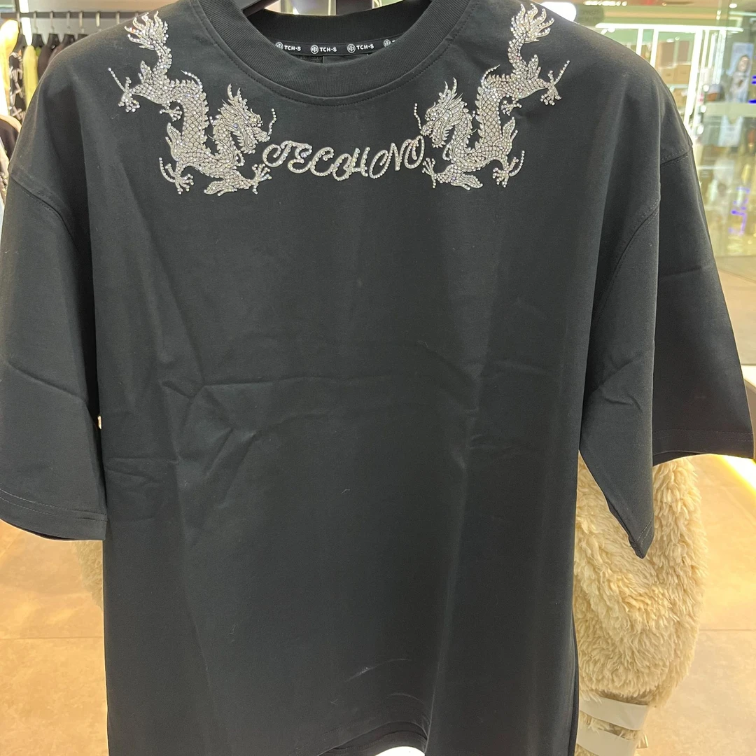 石家庄先天下TCH 轻奢时尚银钻圆领黑色短款T恤S72B106180