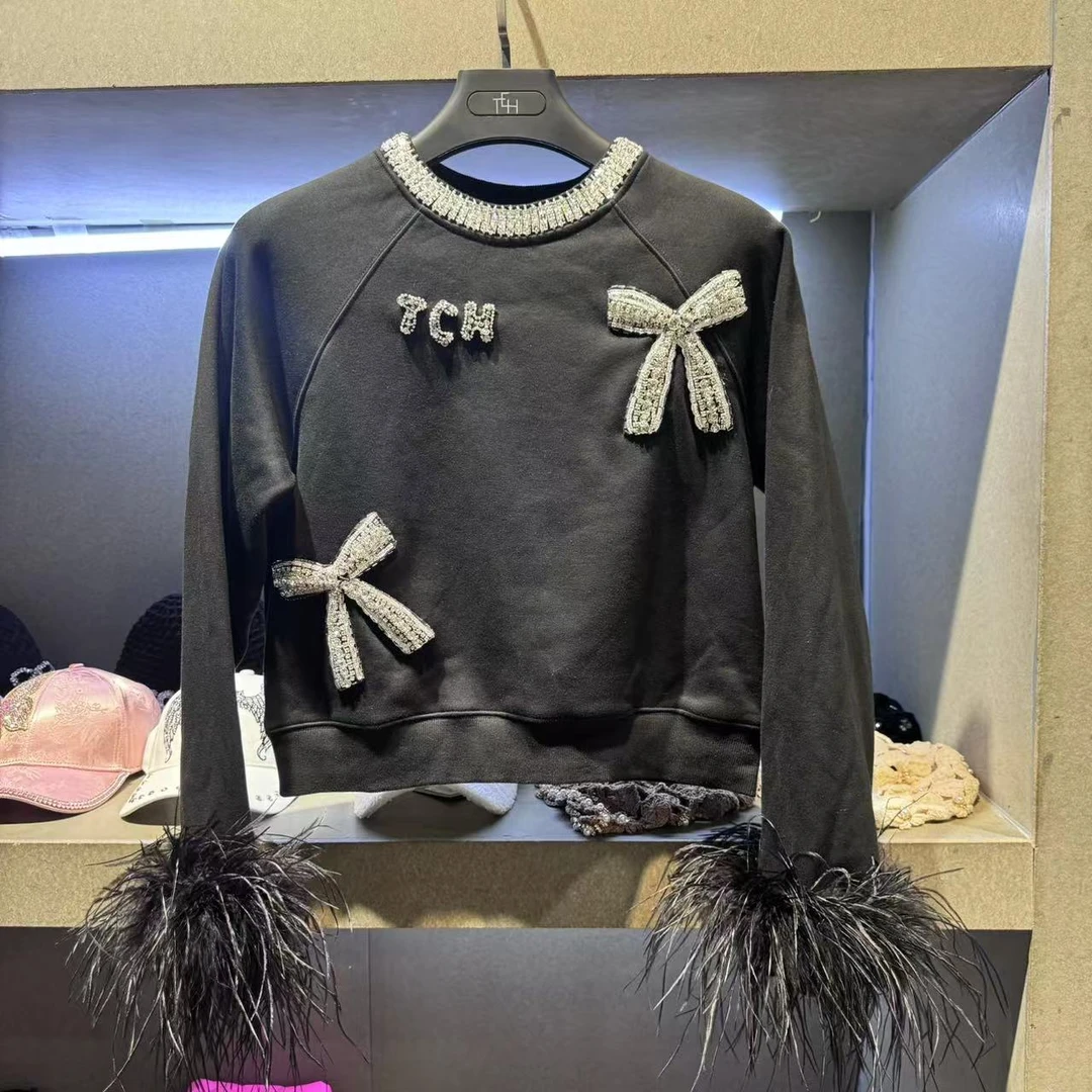 重庆-TCH 25年秋季搞定钻时尚圆领衫T72C116011