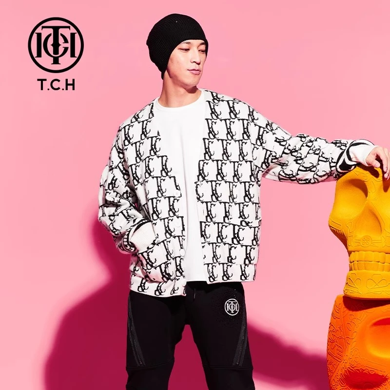 TCH服饰店播-黑白配色宽松保暖针织开衫外套T69D438022
