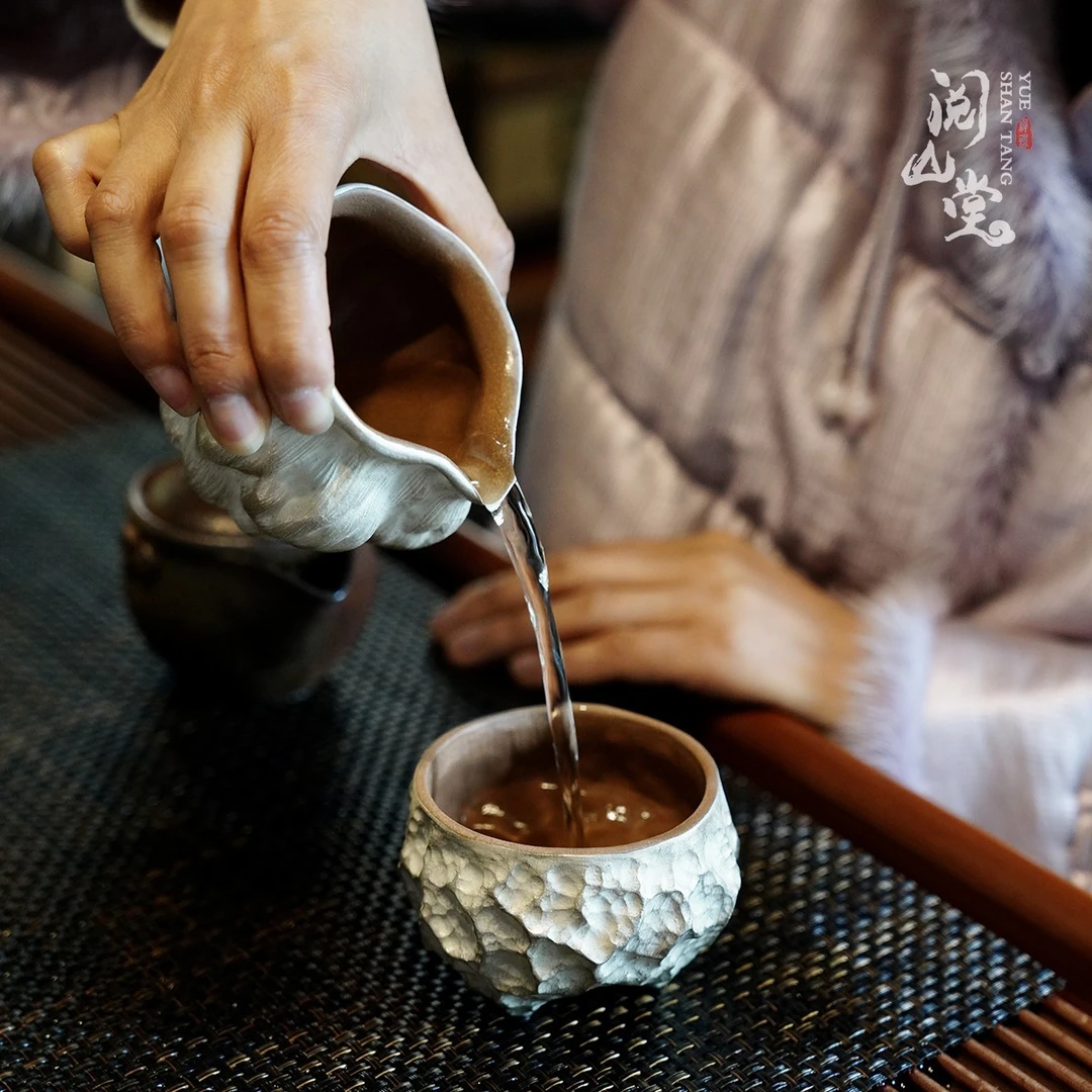 阅山堂 | 银肌砂骨 紫砂鎏银茶具 老段泥 浣尘公道/岩肌锤纹杯