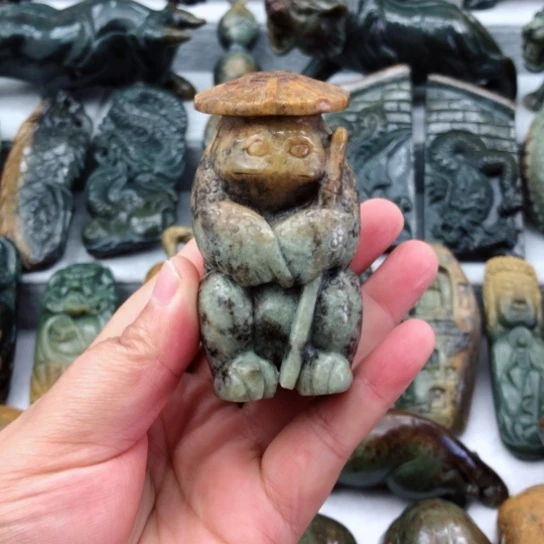 岫岩河磨玉（透闪石质玉）把件未镶嵌