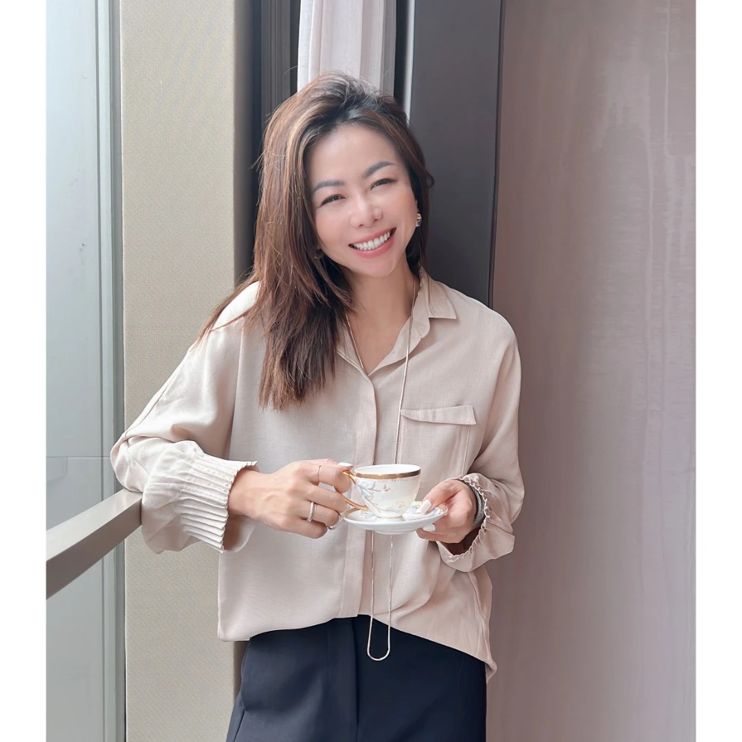 BackAtOne 时尚百搭翻折口袋时尚简约女衬衫 BAO-22SS-B087