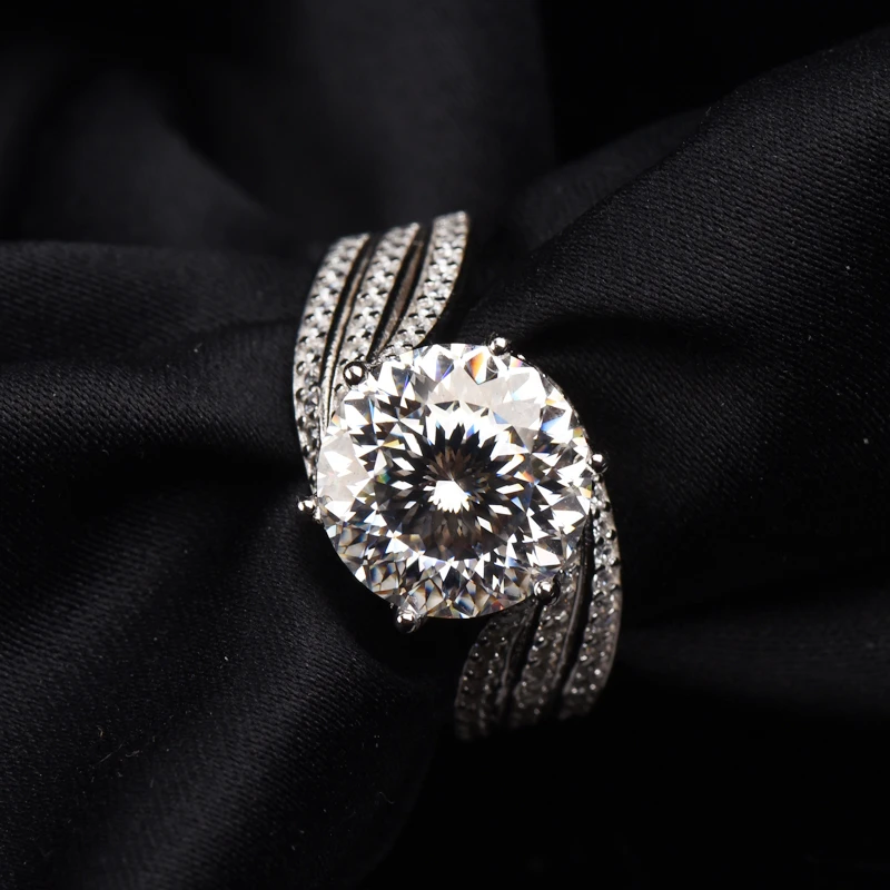 925银莫桑石戒指 三世情缘气质豪华经典时尚女款戒指手工镶嵌