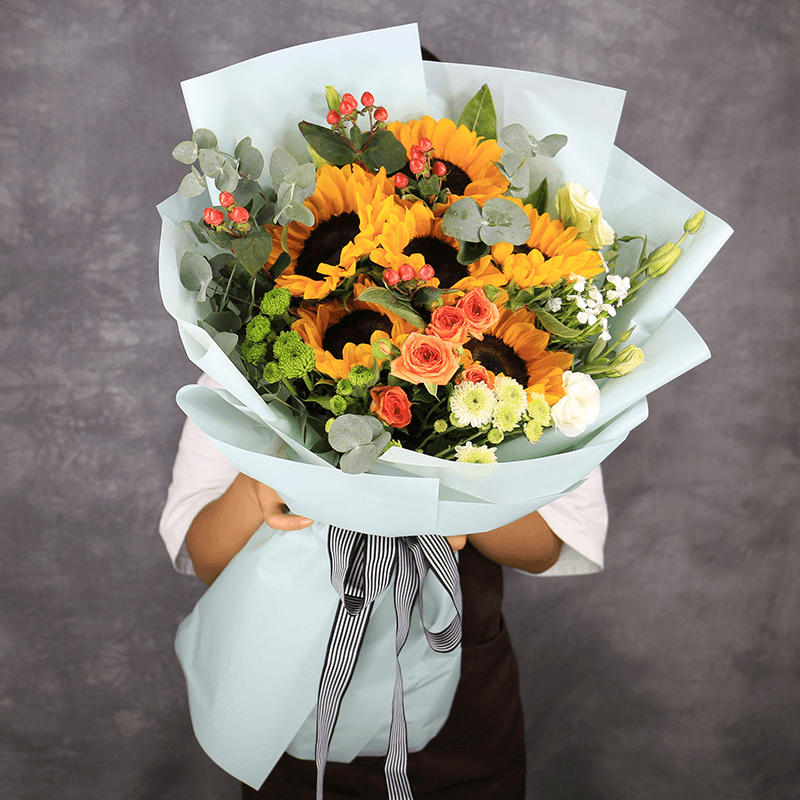 濮阳[同城]向日葵华龙区和高新区香槟玫瑰混搭花束生日毕业配送店