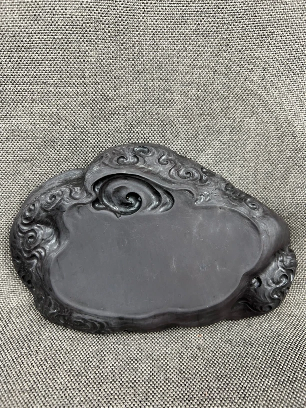 精品端砚《祥云砚》麻子坑，尺寸：13.5x8.8x3cm