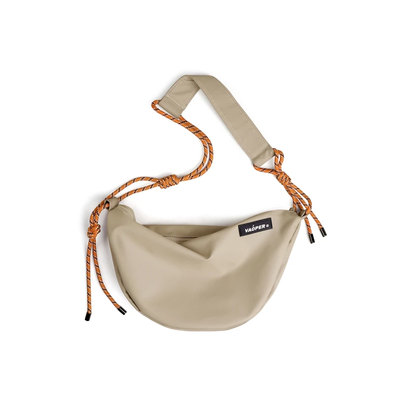 VAOPER喂牌潮牌斜挎包单肩包饺子包通勤背包潮流百搭休闲简约ins