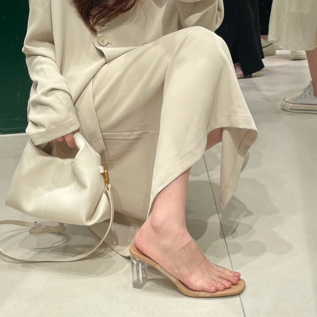 银色一字带透明高跟凉鞋女2025夏季新款性感粗跟水晶跟凉拖鞋外穿