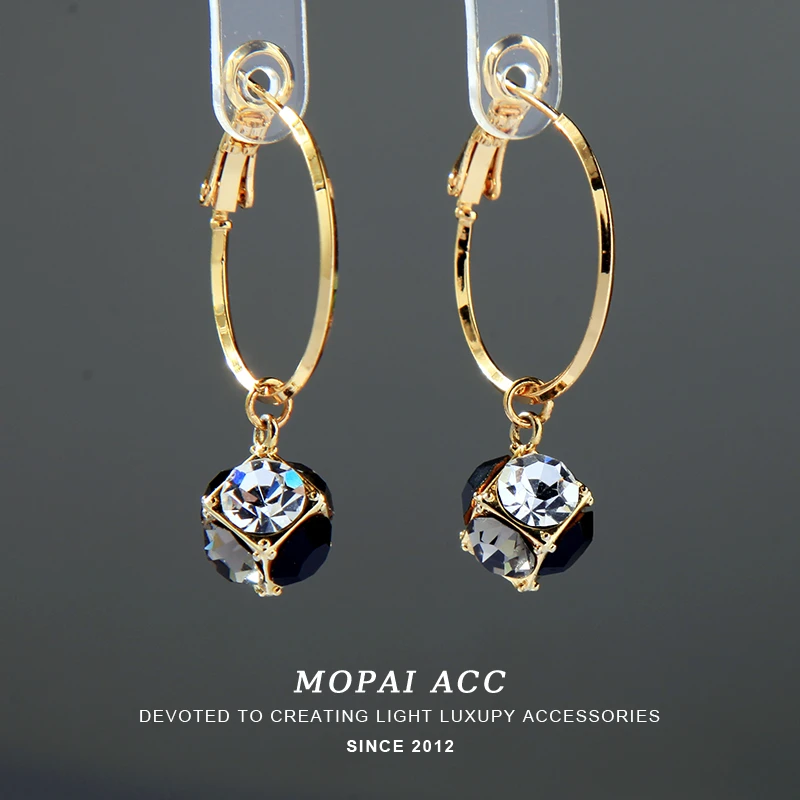 MOPAI/摩派 铜合金合成锆石耳饰 球球耳环女气质百搭减龄轻奢耳坠