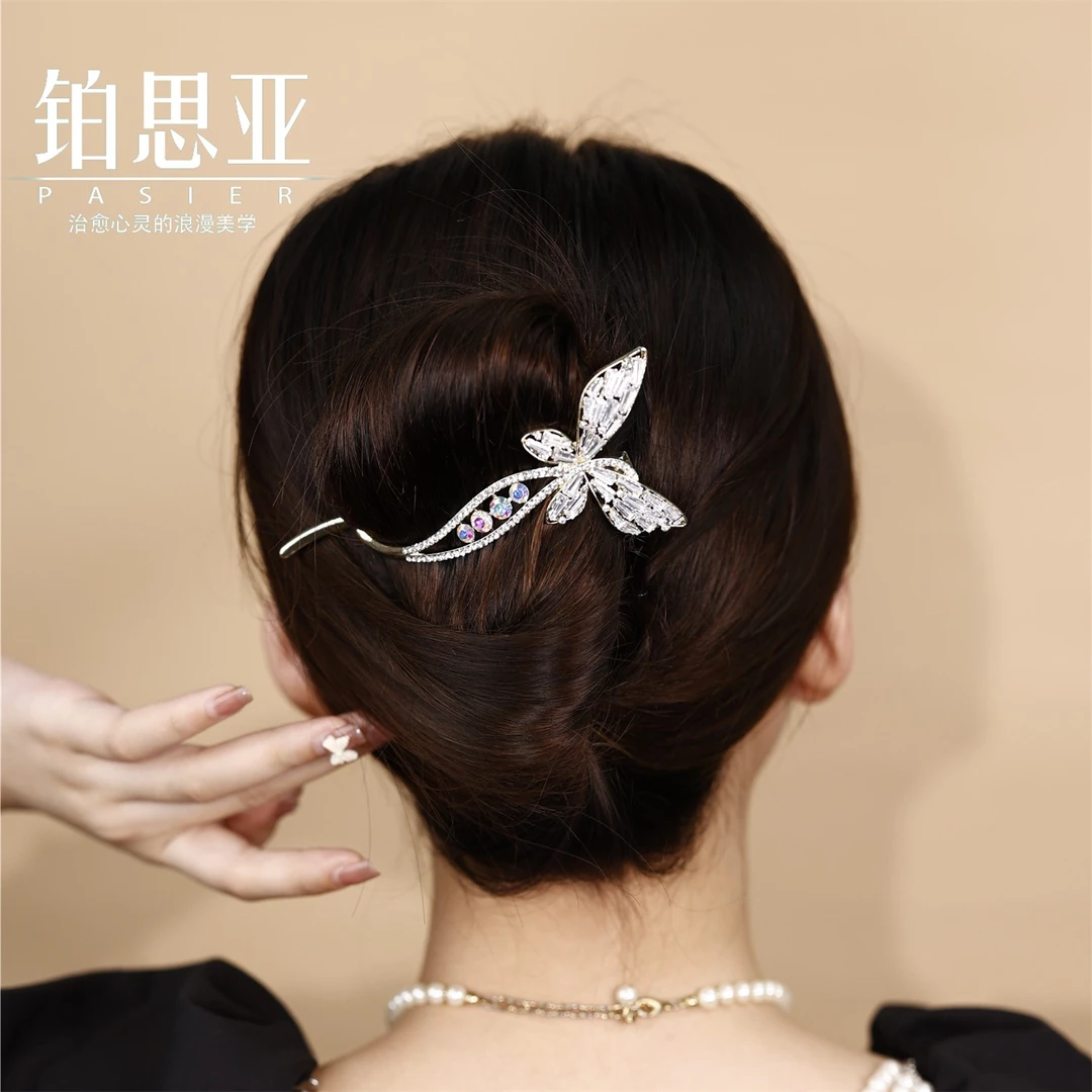 法式设计感镶钻蝴蝶曲形扭扭夹FS650