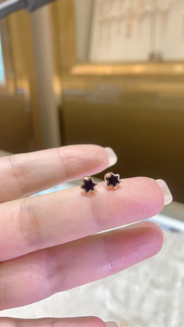 18K玫瑰金烤漆六角螺丝耳环