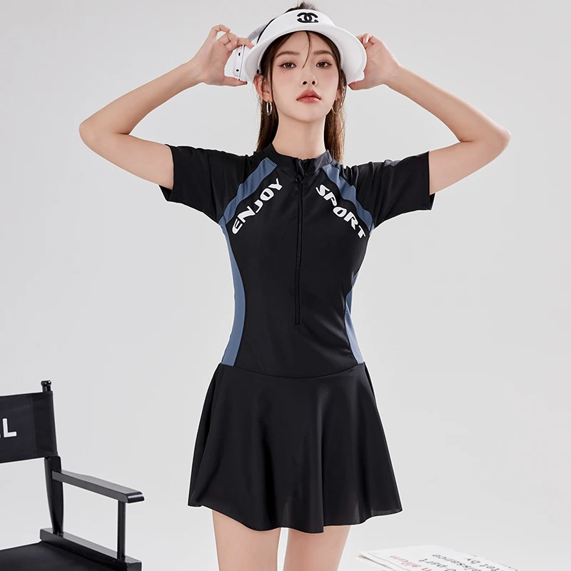 运动微胖mm大码泳衣女连体裙式遮肚显瘦温泉学生平角裤游泳高级感