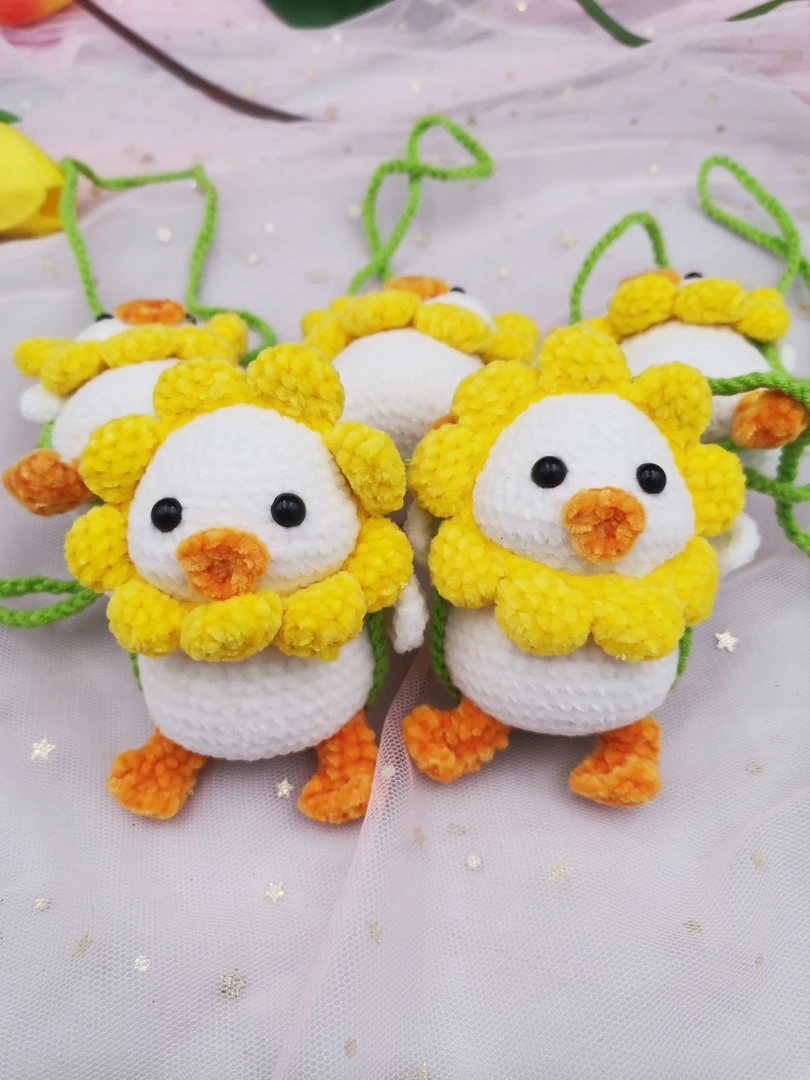 手工编织可爱秋千鸭玩偶车挂礼物