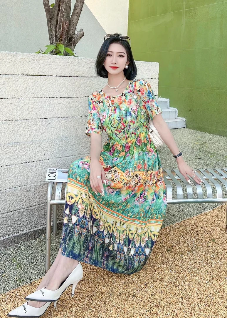 杭州孟茹推荐定位花夏款连衣裙