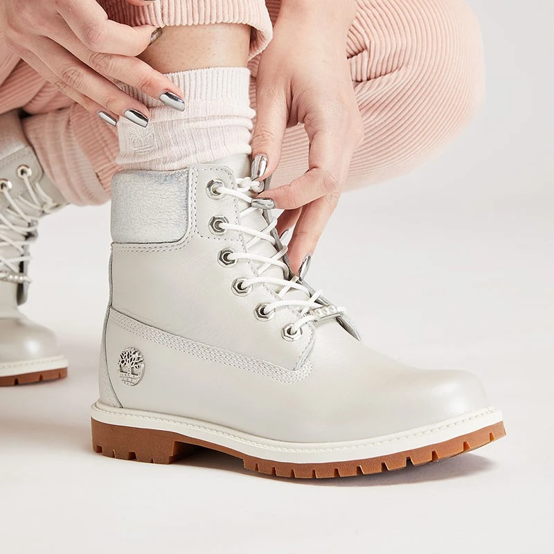 Timberland添柏岚英伦风时尚女鞋新款户外休闲防水6寸马丁靴A2M4D