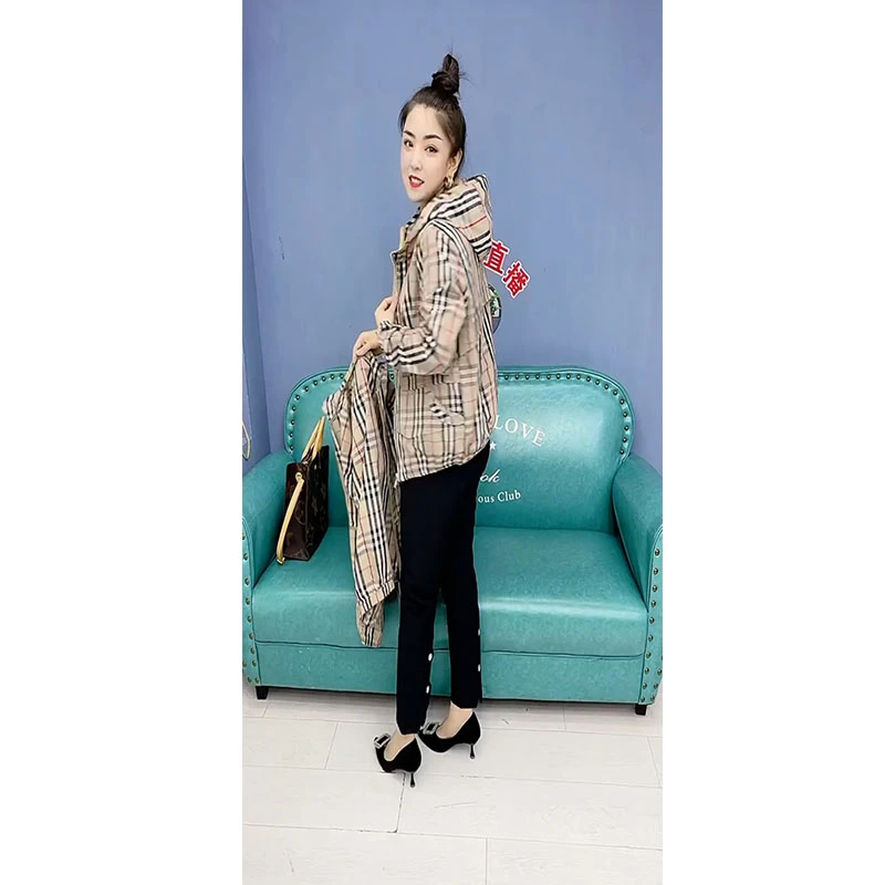 2021春夏新款格子防晒服女短款轻薄百搭透气外套连帽夹克衫长袖潮