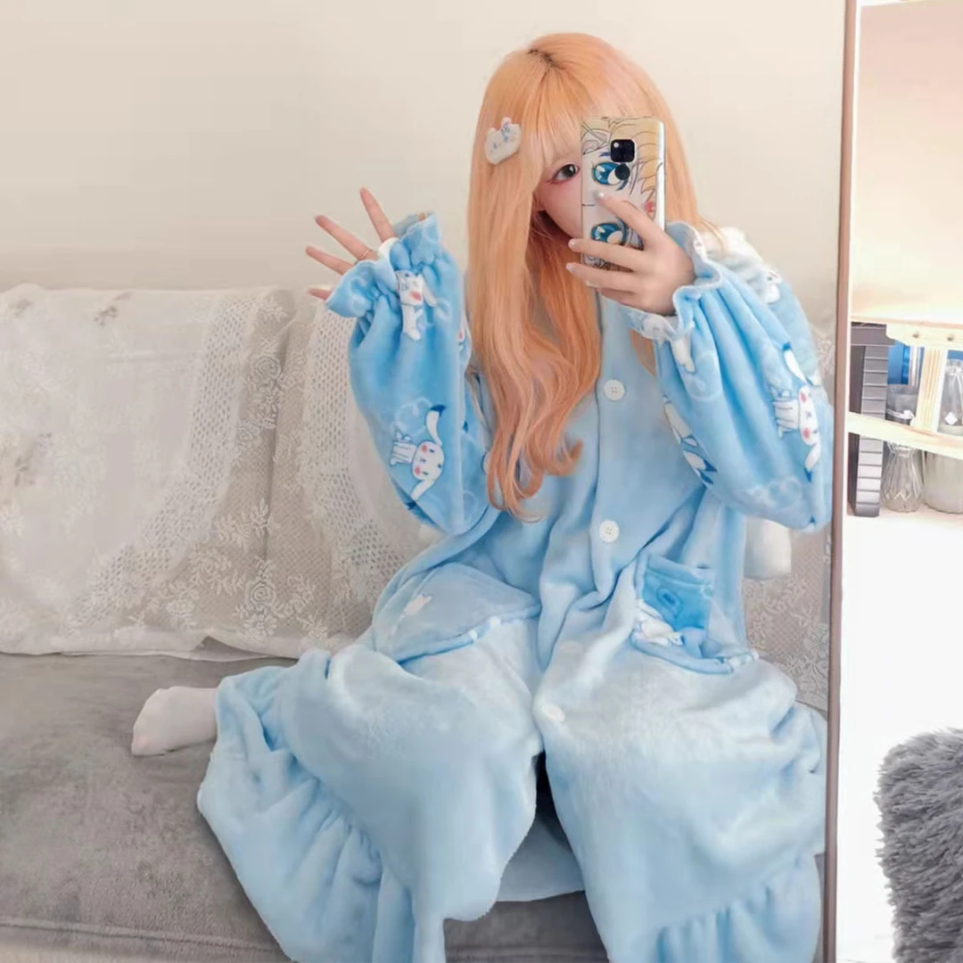 玉桂狗珊瑚绒睡衣秋冬季可爱大耳狗中长款加绒加厚睡袍学生家居服