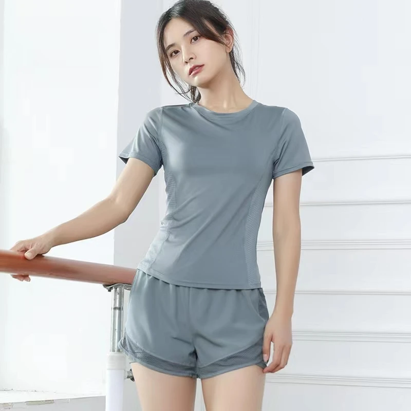 运动上衣瑜伽服女夏季簿款宽松罩衫短袖T恤速干休闲跑步短裤套装