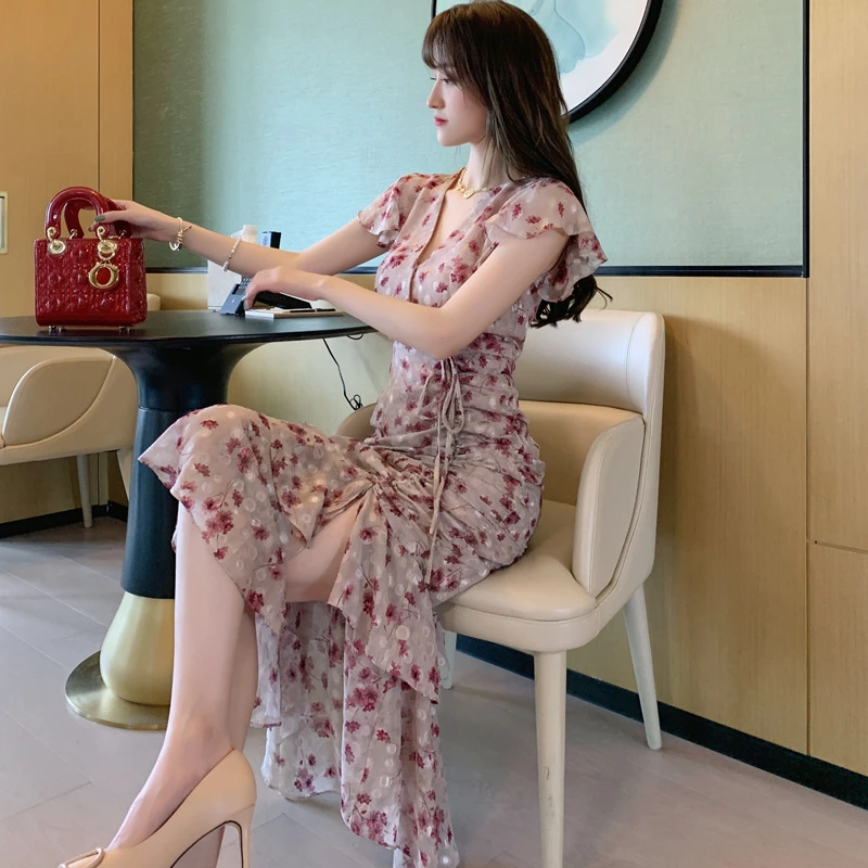 【娜娜推荐】 4116 V领飞飞袖抽褶开叉浪漫碎花修身连衣裙