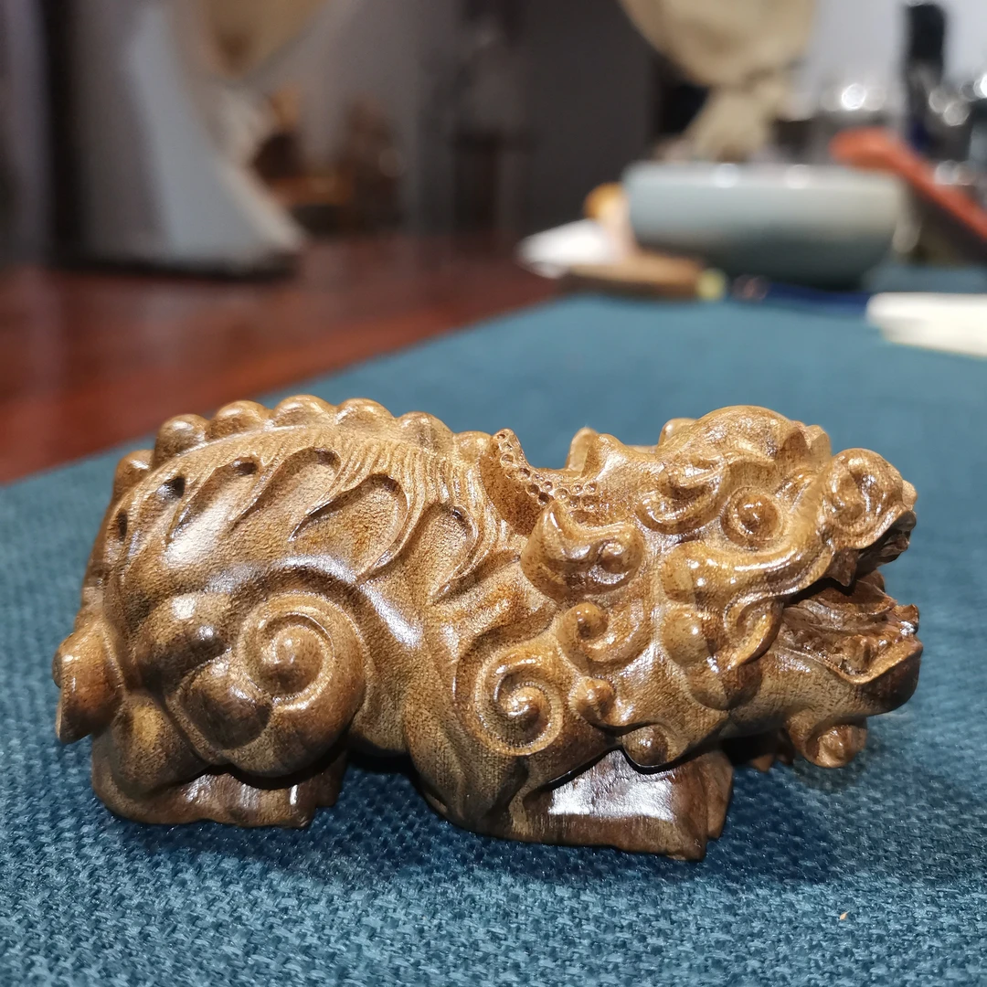 金丝楠木木雕《貔貅》