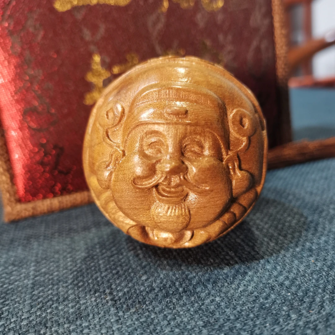 金丝楠木木雕《笑口常开好彩自然来-财弥》