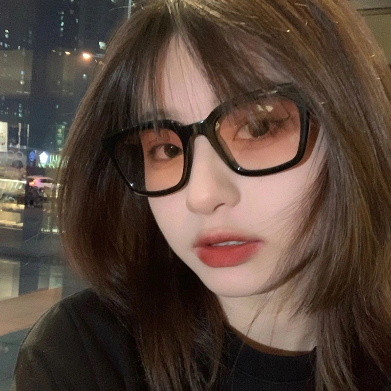 方黑框茶色渐变腮红墨镜2025新款潮女高级感ins圆脸太阳眼镜网红