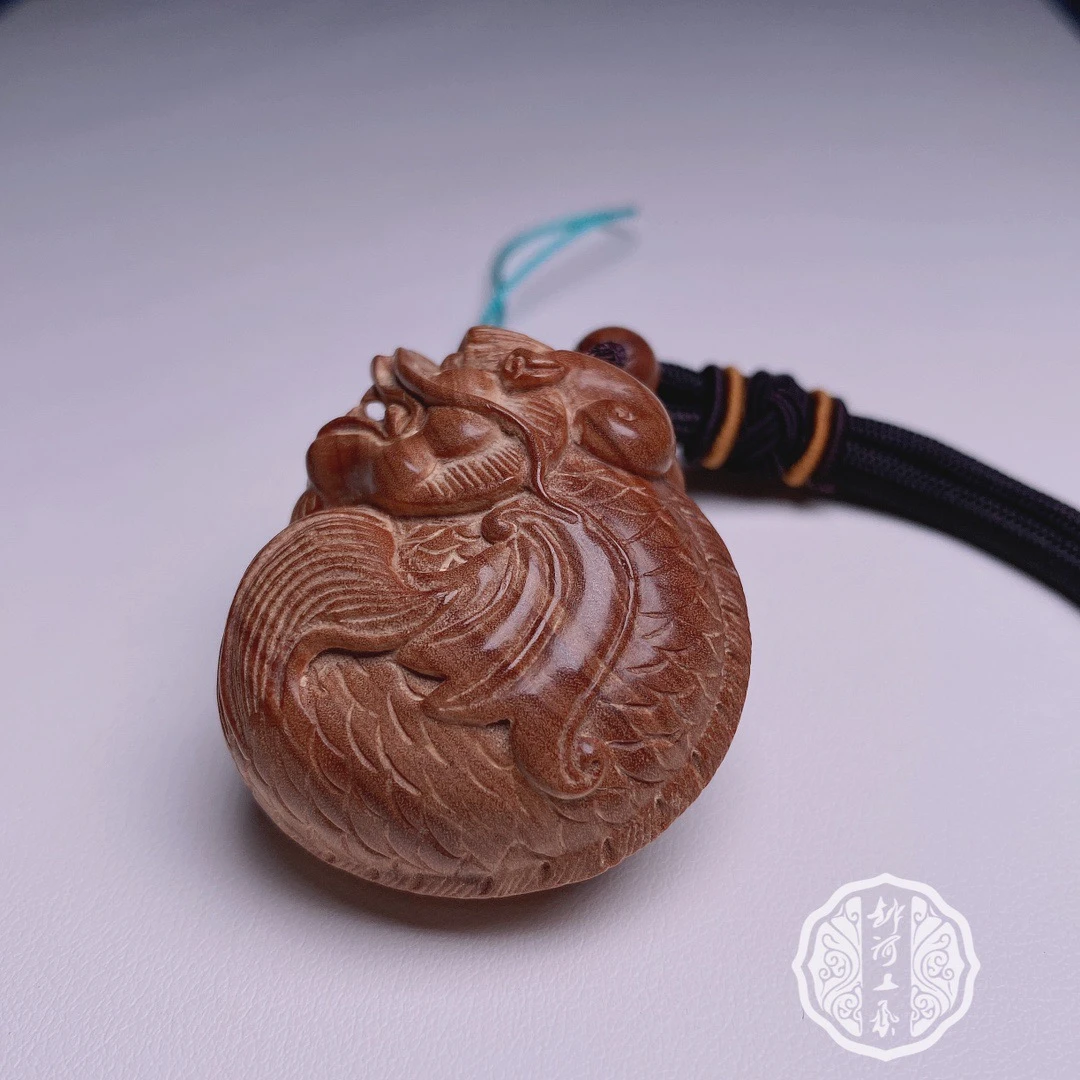 印度老山檀香醇化老料鱼化龙雕件奶香味手把件手机挂件瑞兽盘玩件