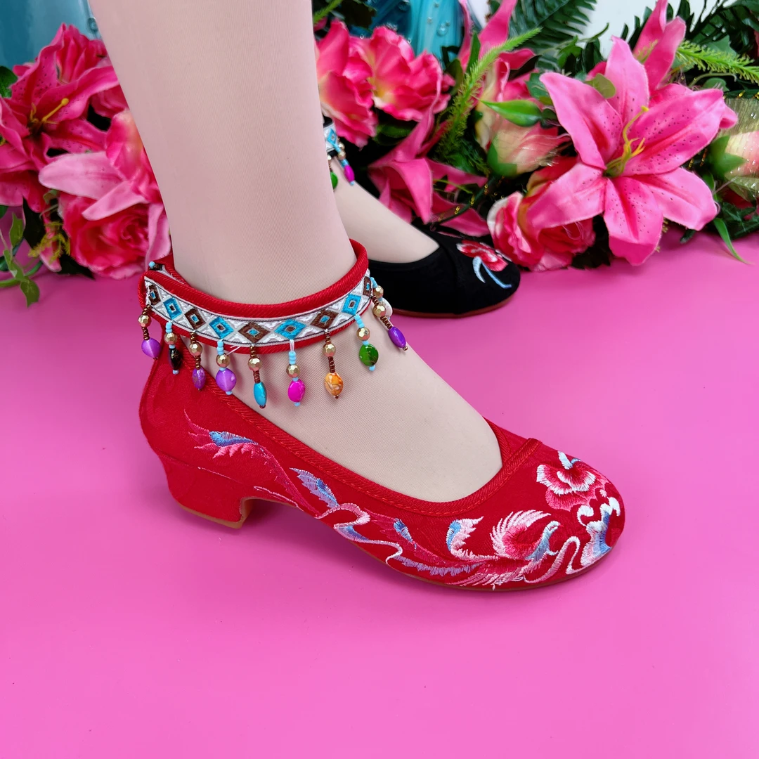 新款老北京小方跟软底软面绣花鞋505-126（尺码偏小一码布鞋）