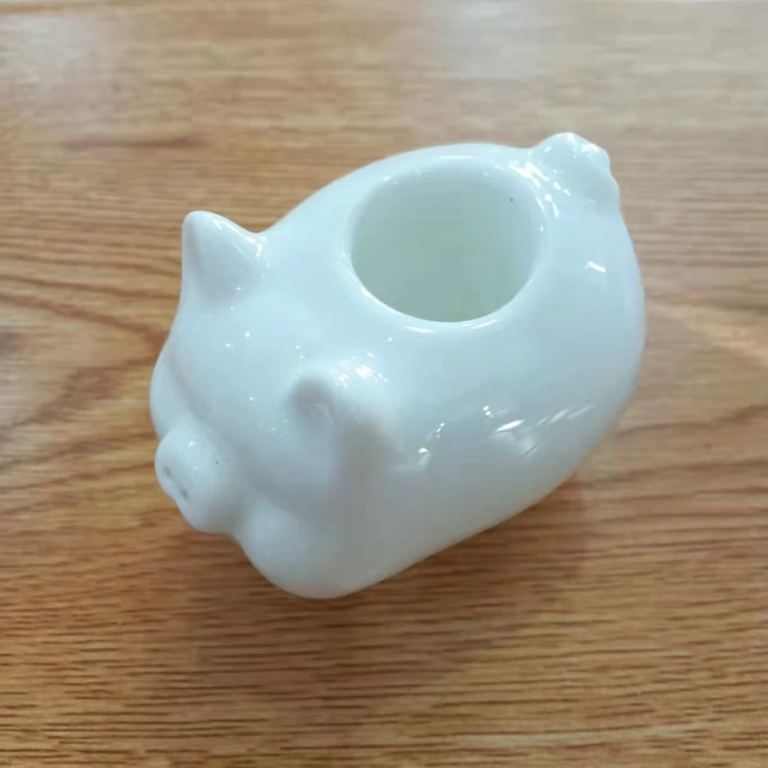 骨瓷纯白小猪牙签筒    个性小摆件