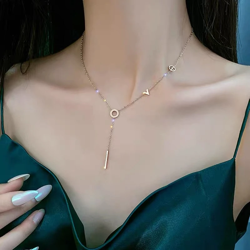 钛钢项链 轻奢字母love女流苏锁骨链简约ins网红同款小众设计气质