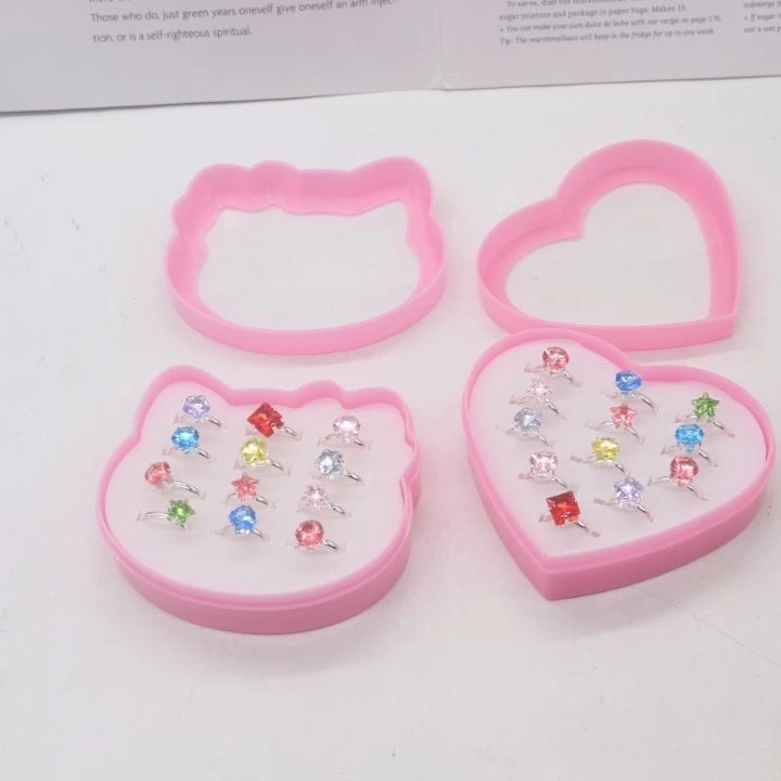 铁合金戒指 儿童戒指12个盒装水钻手饰女孩宝宝玩具指环学生介子