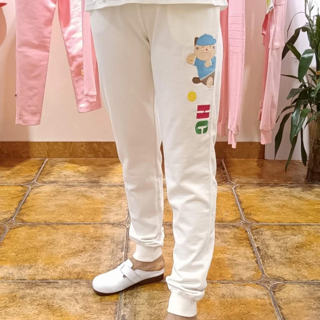 卡拉猫品牌休闲长裤，柔软舒适，简洁大方。