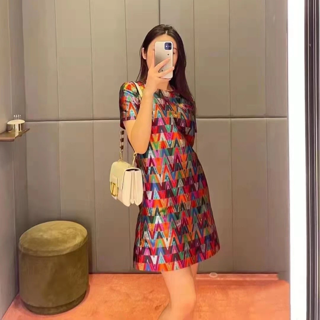 小黑家 衣长88高端五彩三角印花圆领气质遮肉A摆娃娃裙连衣裙A4