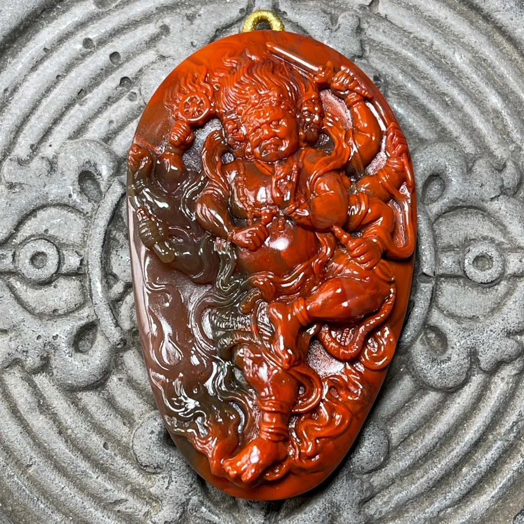 原矿南红秽迹金刚挂件玛瑙