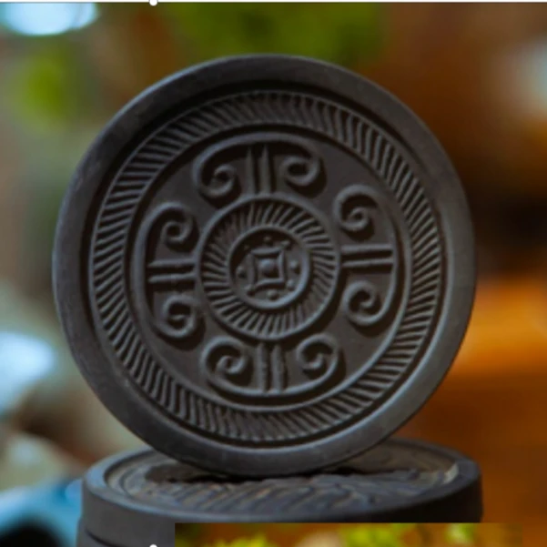 茶席美器汉瓦卷云纹盏托，岁月滋养美不胜收！