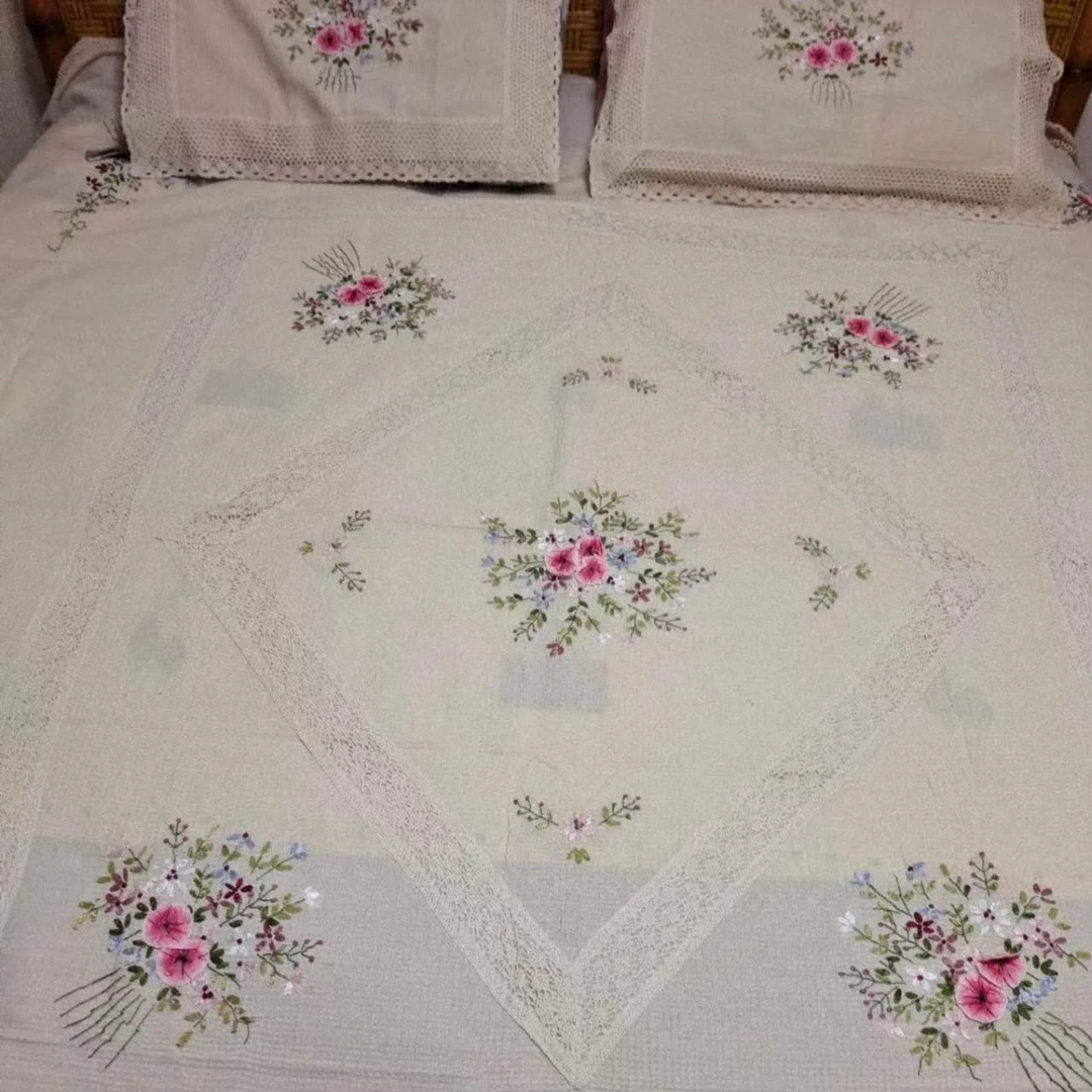 手工丝带绣纯棉蜂巢织纬单层床罩五件套