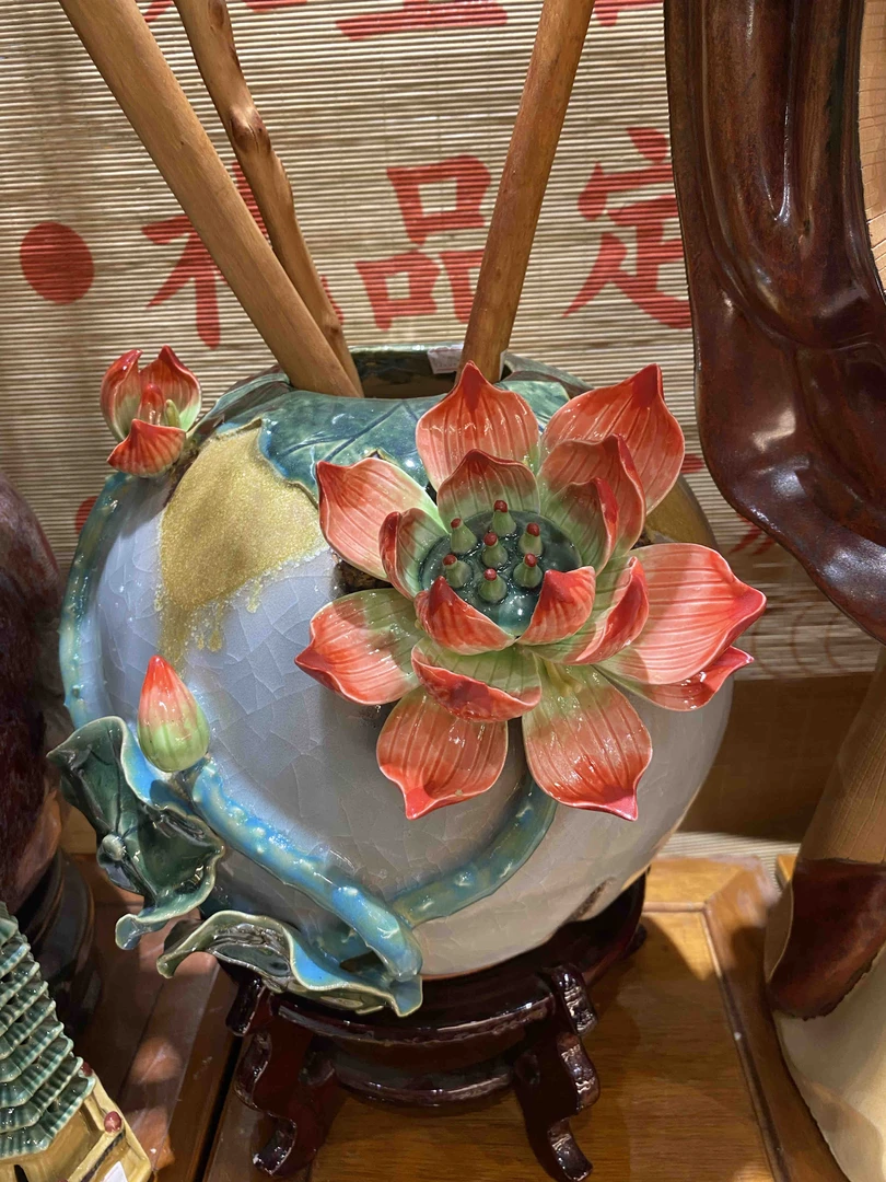《和谐》荷花圆瓶直径30厘米