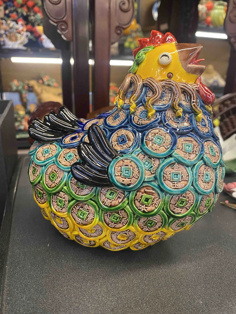 《大吉大利》手工跤趾陶瓷鸡摆件