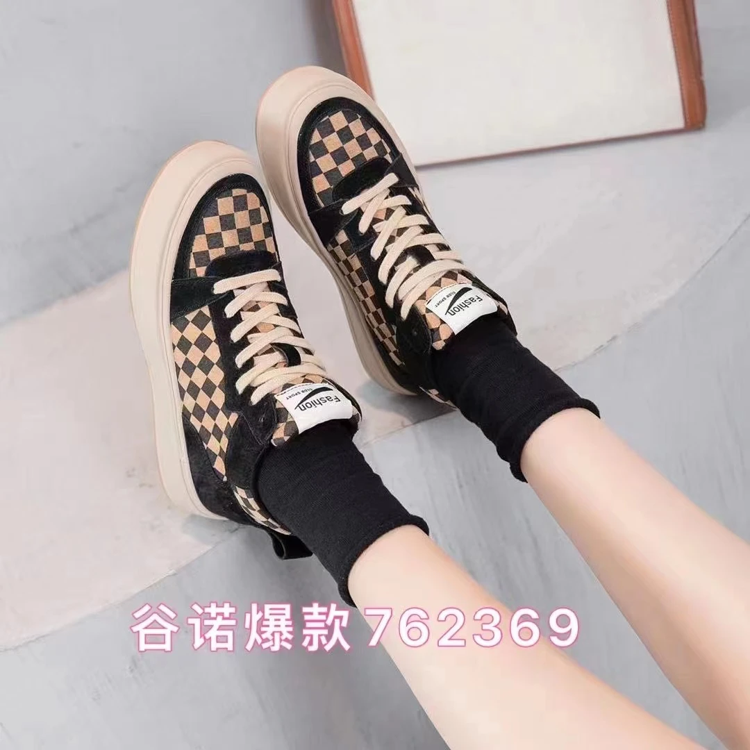 朱朱姐时尚平底休闲马丁靴762369