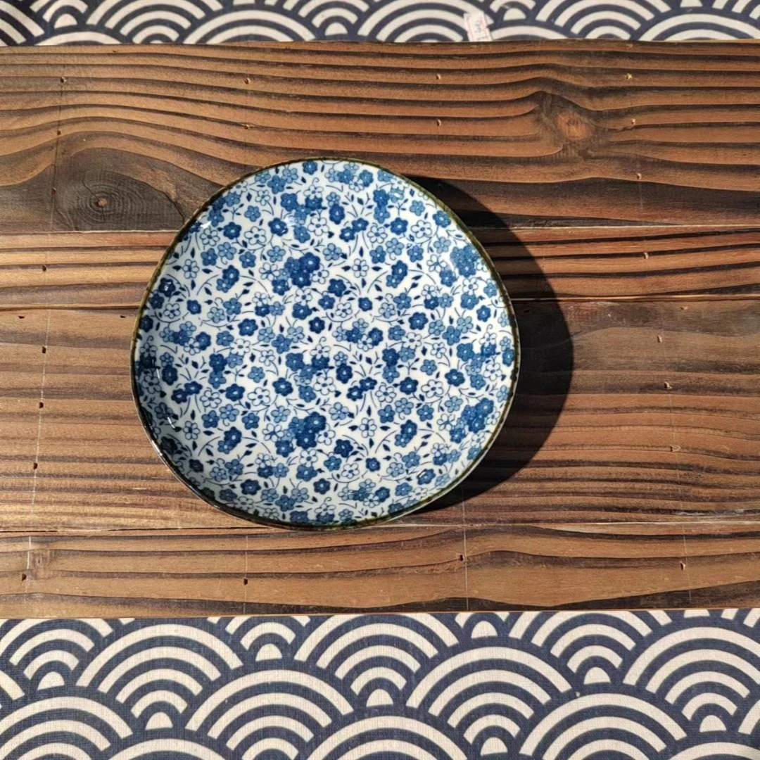 日本进口美浓烧高温釉下彩包邮蓝染小花茶杯饭碗面碗三角盘深钵