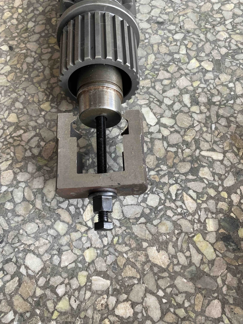 雷沃水稻机80 -90变速箱三轴上卡簧工装