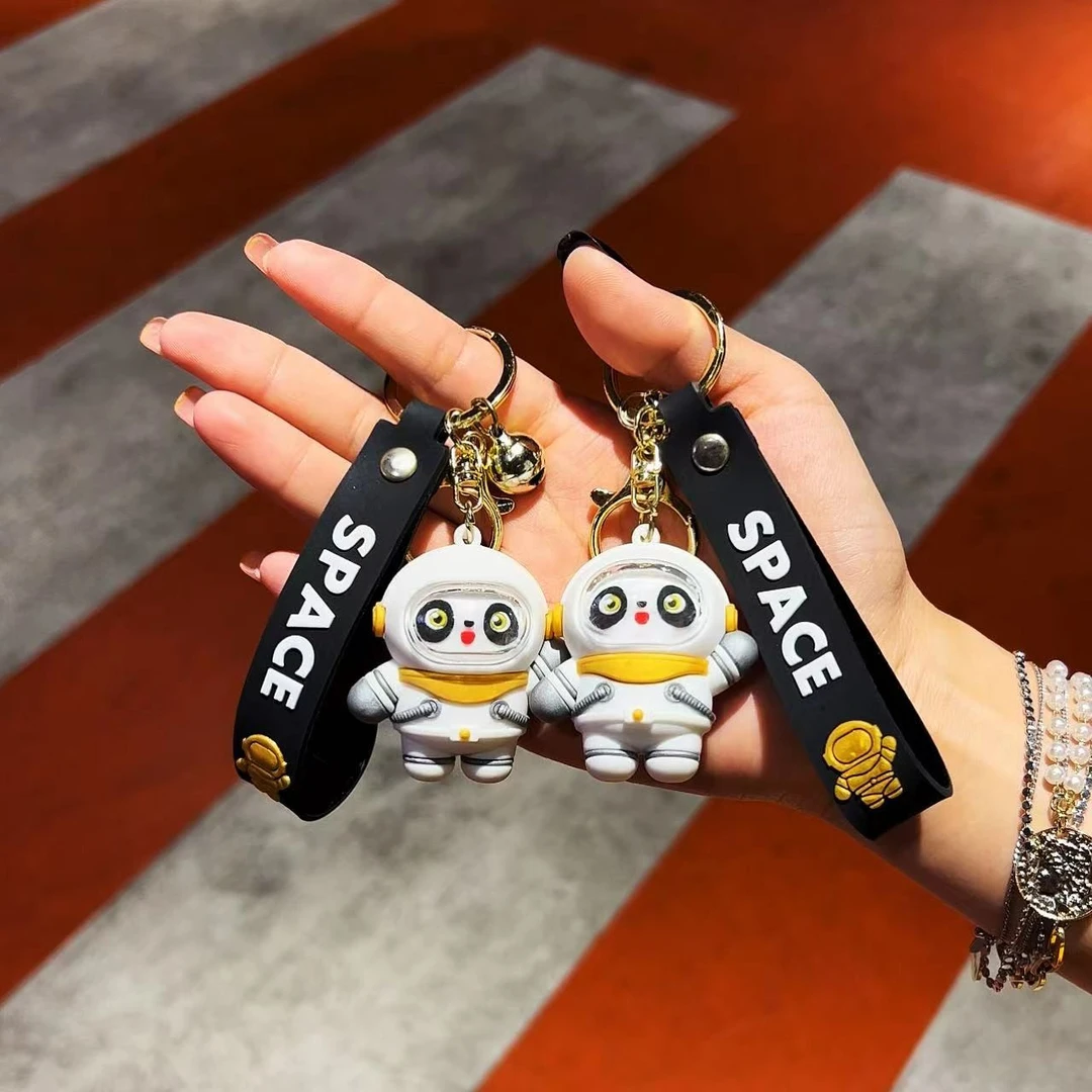 2个小熊猫太空人钥匙扣可爱卡通挂件公仔情侣书包钥匙挂件