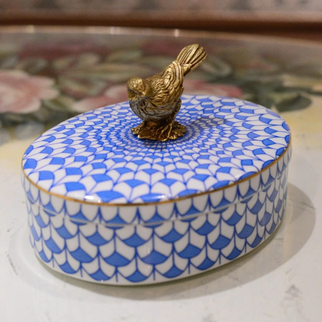派力斯铜配瓷克莱因蓝手绘喜鹊椭圆形首饰盒高端家用卧室艺术摆件