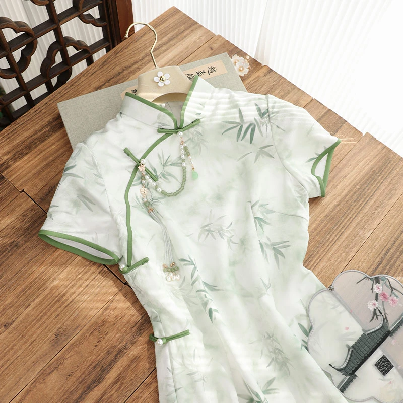 俏娘鱼2025春夏新款素雅国风淑女范绿色改良新中式旗袍女日常可穿