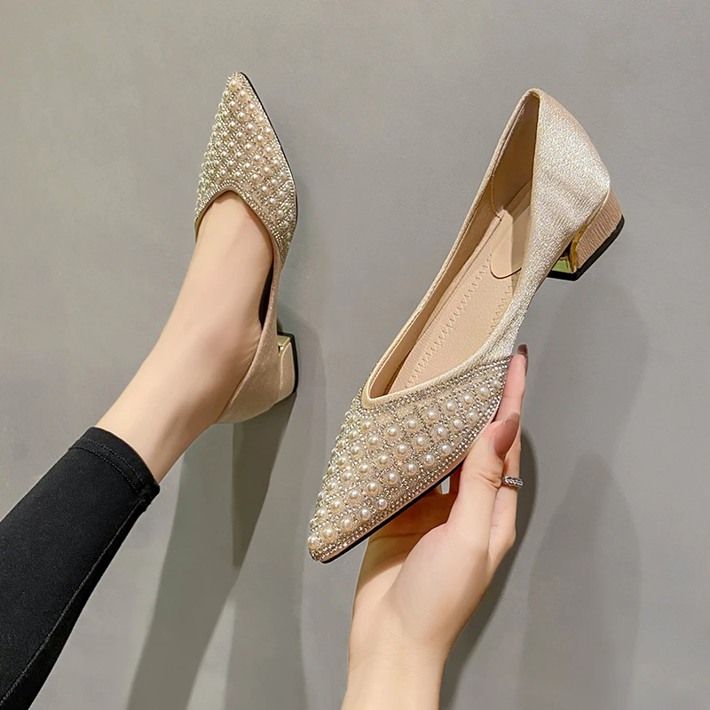 2025新款低跟经典时尚百搭尖头粗跟浅口水钻珍珠成都鞋