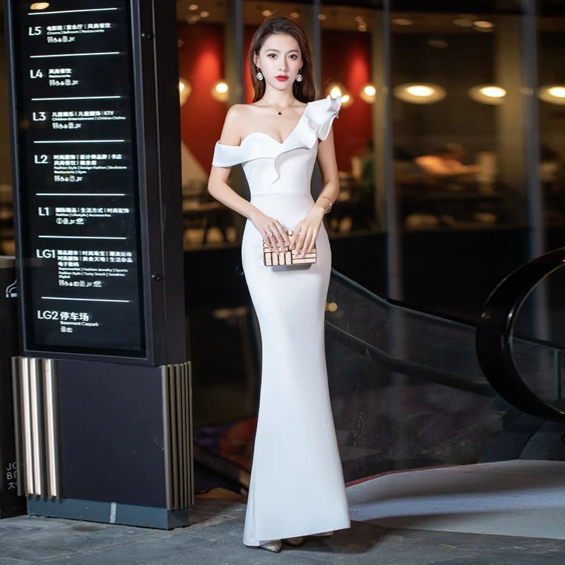 白色连衣裙2025新款高端宴会气质单肩鱼尾日常深V领夜总会晚礼服