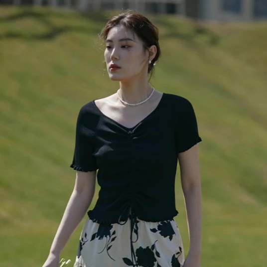 独束微胖大码女装抽绳褶皱大V领显瘦短袖针织衫甜美上衣22DS2499