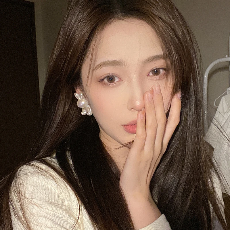 oushipei/欧诗佩 铜合金亚克力耳饰 可爱温柔风气质兔子耳钉女