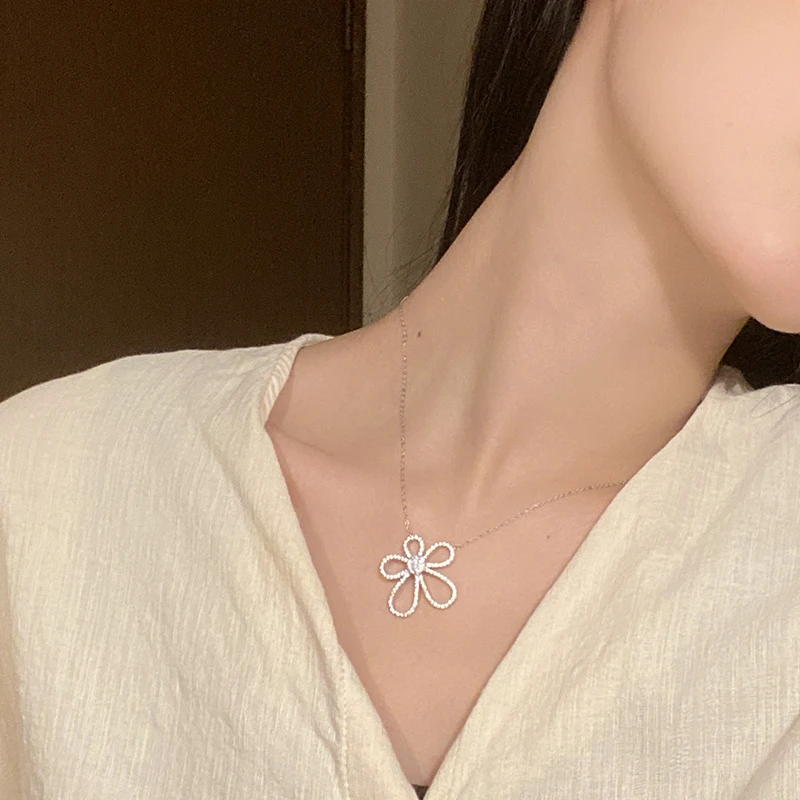 oushipei/欧诗佩 吊坠925银玻璃 微镶锆石项链轻奢小众花朵锁骨链