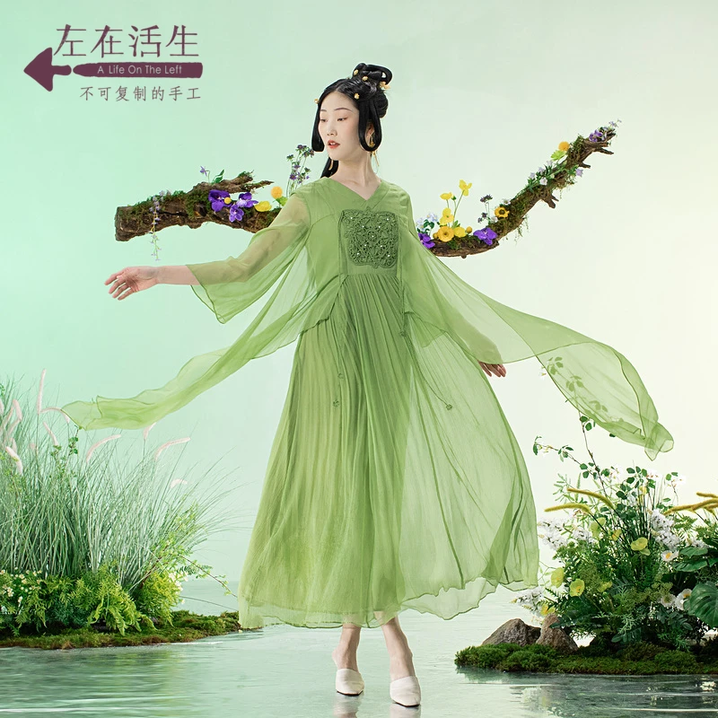 生活在左手工钩花国风飘逸复古长袖连衣长裙1921099-1962259Y